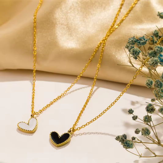 Lean Necklace in white enamel with slanted heart pendant on gold chain